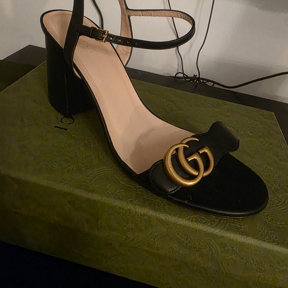 Gucci Black Sandals with Gold Logo - Picture 1 of 7